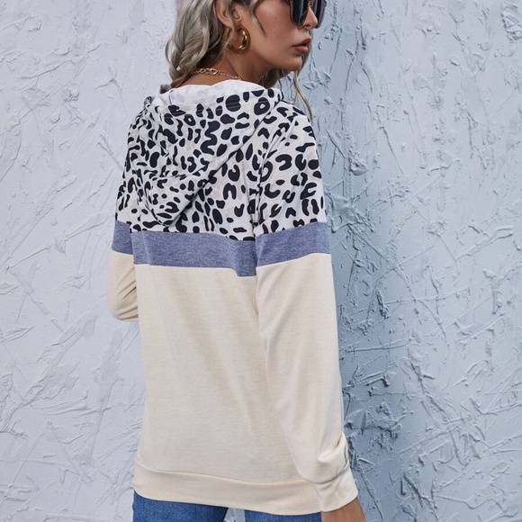 leopard print kangaroo pocket beige hoodie top - Picture 4 of 5